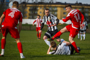 Mecz czwartej ligi piłki nożnej: Tarnovia - Metal Tarnów